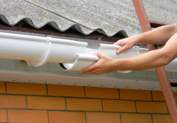 Cost of Gutter Hanging in Orem